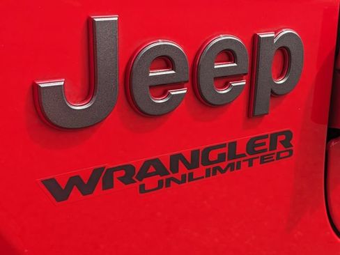 Used 2018 Jeep Wrangler Unlimited Rubicon AWD/4WD image 9