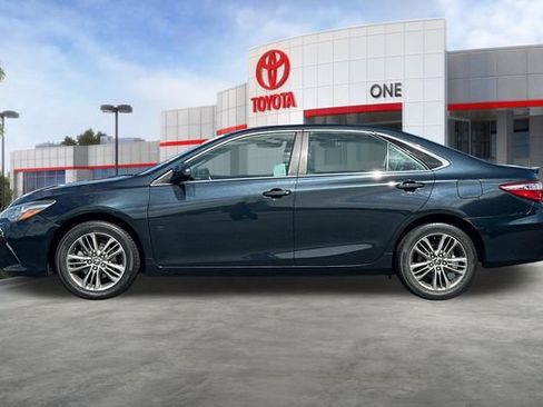 Certified 2017 Toyota Camry SE FWD image 9