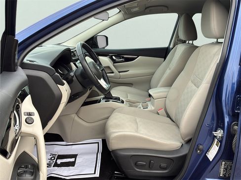 Used 2021 Nissan Rogue Sport SV image 22