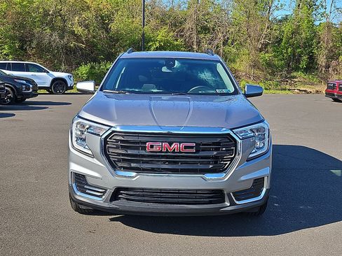 Certified 2023 GMC Terrain SLE w/ Driver Convenience Package FWD image 2