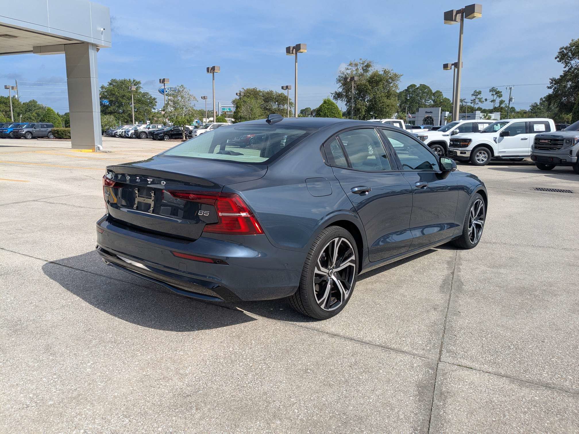 Used 2024 Volvo S60 B5 Plus FWD image 4