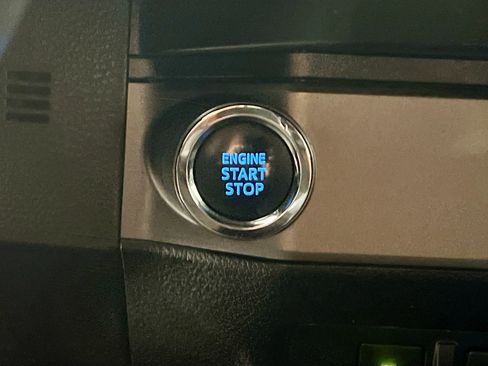 Used 2022 Toyota Tacoma TRD Sport image 24