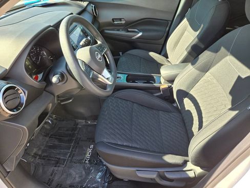 Certified 2023 Nissan Kicks SV FWD image 10