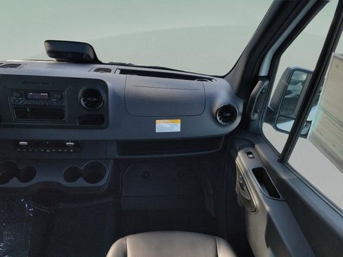 Used 2025 Mercedes-Benz Sprinter 2500 image 12