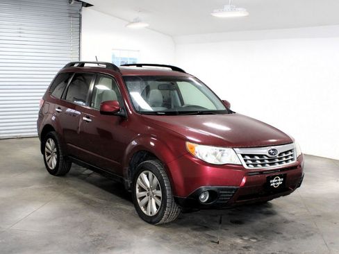 Used 2013 Subaru Forester 2.5X Premium w/ All-Weather Plus Pkg image 1