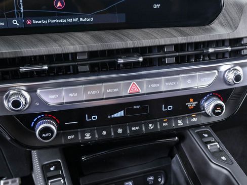 Used 2025 Kia Telluride SX FWD image 16