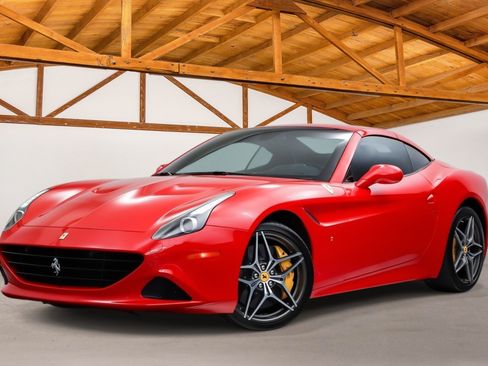 Used 2016 Ferrari California T RWD image 1