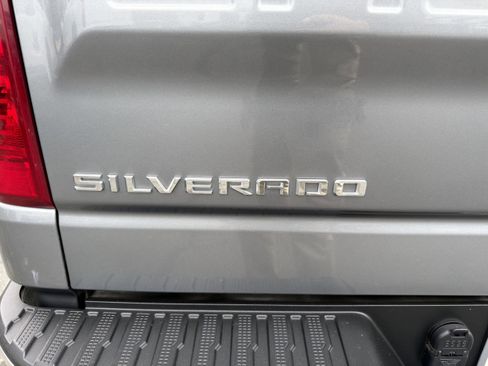 Used 2021 Chevrolet Silverado 1500 LT AWD/4WD image 40