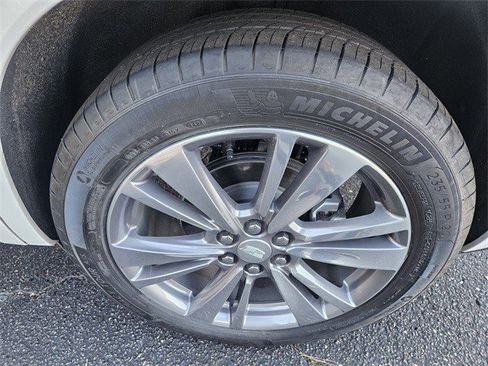 Certified 2025 Cadillac XT6 Premium Luxury image 13