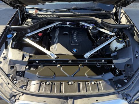 Used 2023 BMW X6 xDrive40i w/ M Sport Package image 6