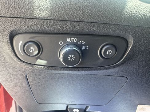 Used 2023 Buick Encore GX Essence w/ Experience Buick Package FWD image 23