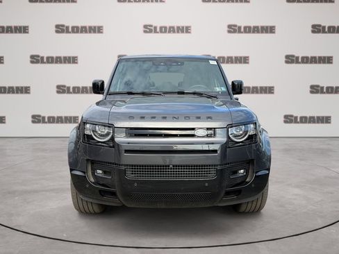 Used 2025 Land Rover Defender 130 X-Dynamic SE image 8