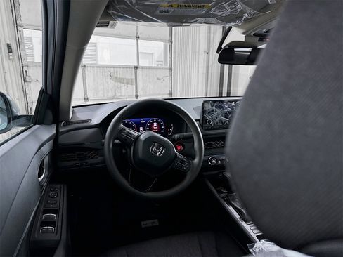 Used 2025 Honda Accord LX image 12