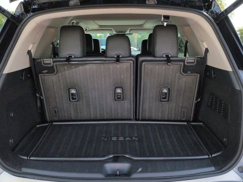 Used 2022 Nissan Pathfinder Platinum w/ Cargo Package FWD image 12