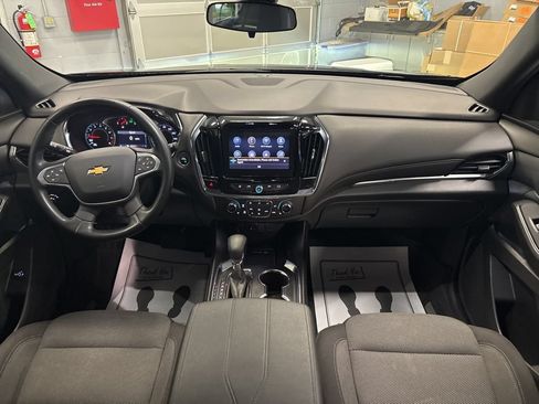 Used 2023 Chevrolet Traverse LT FWD image 18