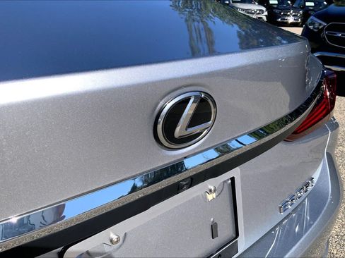 Used 2025 Lexus ES 350 w/ Premium Package FWD image 10