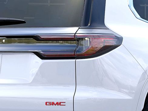 New 2026 GMC Acadia Denali w/ Super Cruise Package FWD image 11