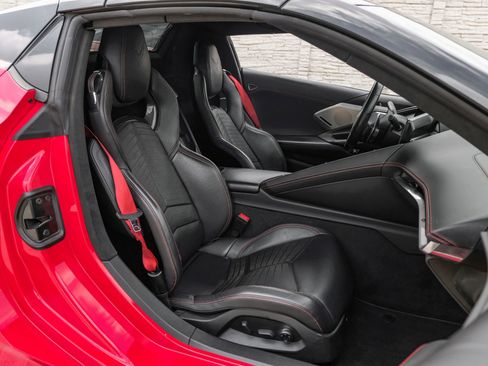 Used 2021 Chevrolet Corvette Stingray Premium Conv w/ Z51 Performance Package RWD image 26