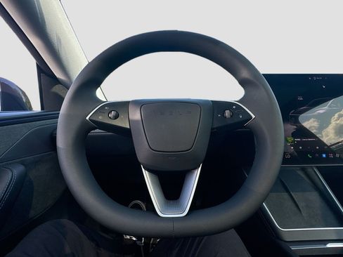 Used 2026 Tesla Model Y 2WD image 12