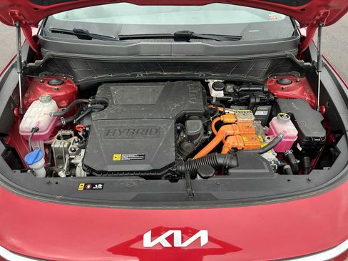 Used 2024 Kia Niro LX FWD image 17