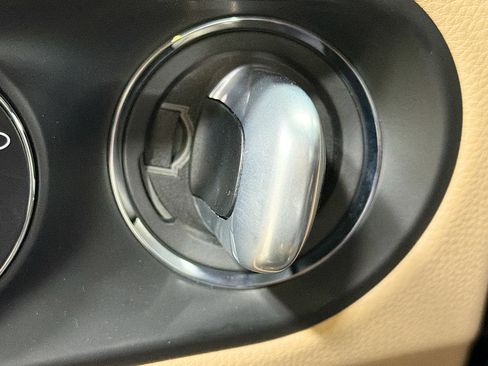 Certified 2023 Porsche Macan image 35