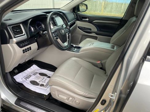 Used 2018 Toyota Highlander Limited Platinum image 13