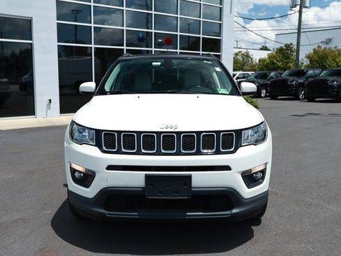 Used 2018 Jeep Compass Latitude AWD/4WD image 2