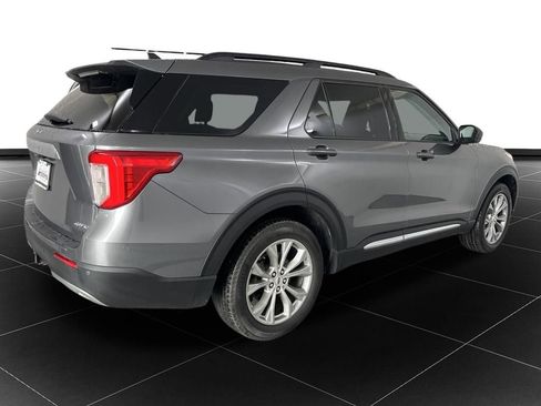 Used 2023 Ford Explorer XLT w/ Equipment Group 202A AWD/4WD image 5