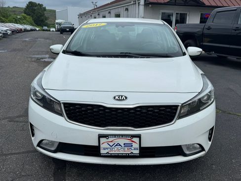 Used 2017 Kia Forte S w/ S Technology Package FWD image 3