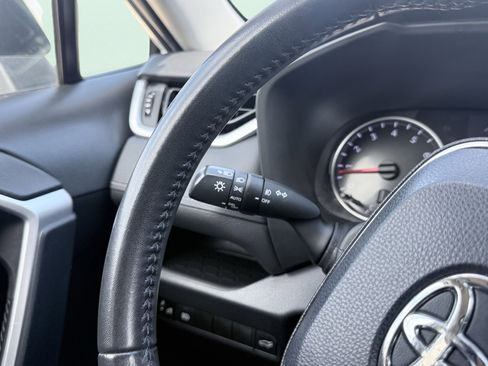 Used 2019 Toyota RAV4 XLE Premium FWD image 66