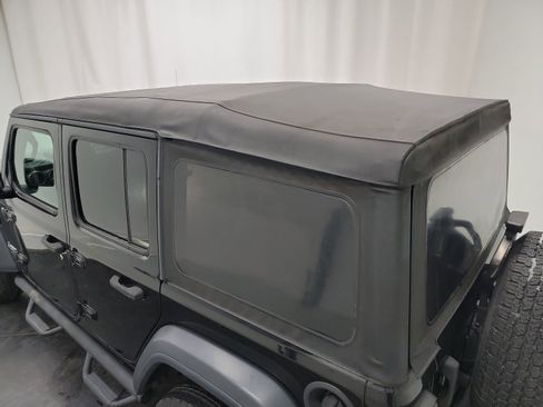 Used 2018 Jeep Wrangler Unlimited Sport image 24