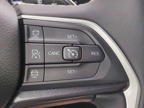 Used 2023 Jeep Grand Cherokee L Laredo AWD/4WD image 26