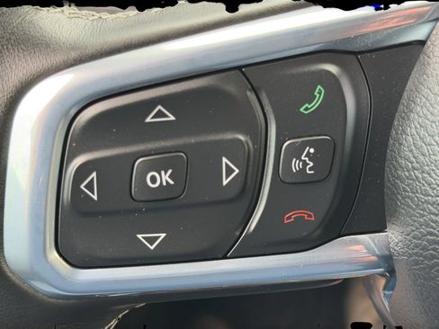 Used 2023 Jeep Wrangler Unlimited Sahara w/ LED Lighting Group AWD/4WD image 24