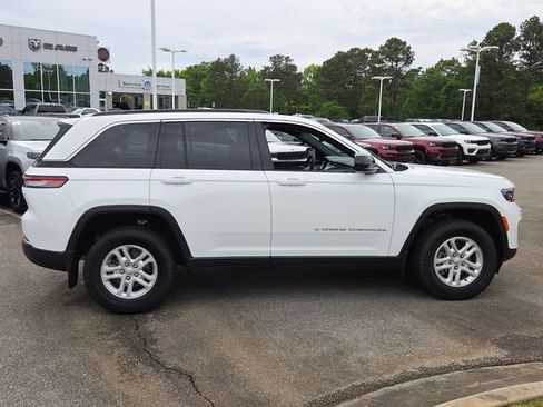 Used 2025 Jeep Grand Cherokee Laredo w/ MOPAR Finishing Package RWD image 13