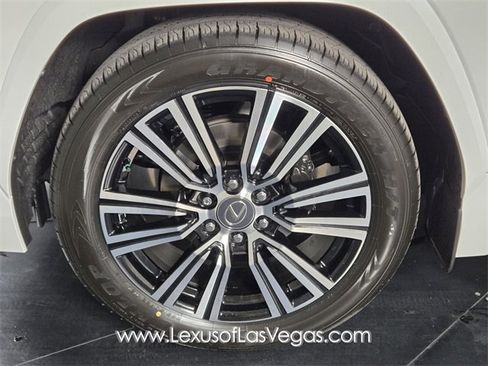 New 2026 Lexus LX 700h Luxury image 9