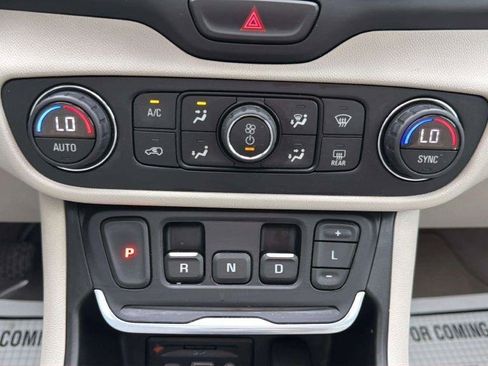 Used 2019 GMC Terrain Denali w/ Advanced Safety Package AWD/4WD image 28