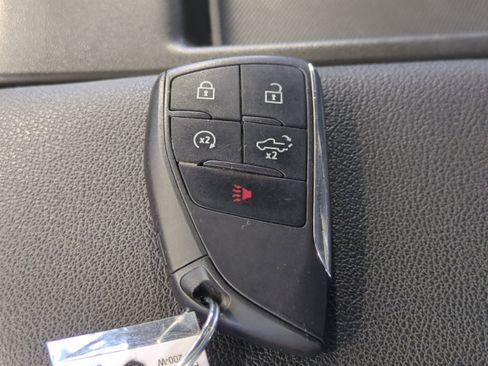 Used 2024 GMC Sierra 1500 SLT image 31