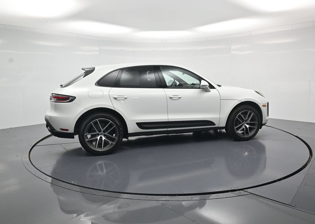 Certified 2026 Porsche Macan AWD/4WD image 37