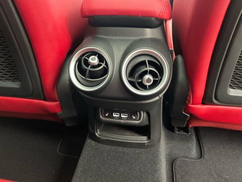 Used 2023 Alfa Romeo Stelvio Veloce image 27