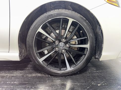 Used 2019 Toyota Camry XSE w/ Driver Assist Package FWD image 9