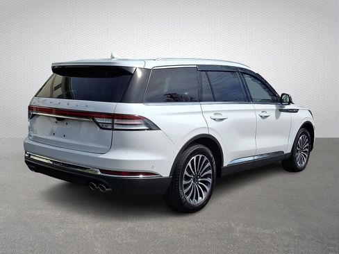 Used 2023 Lincoln Aviator Reserve w/ Equipment Group 201A image 6
