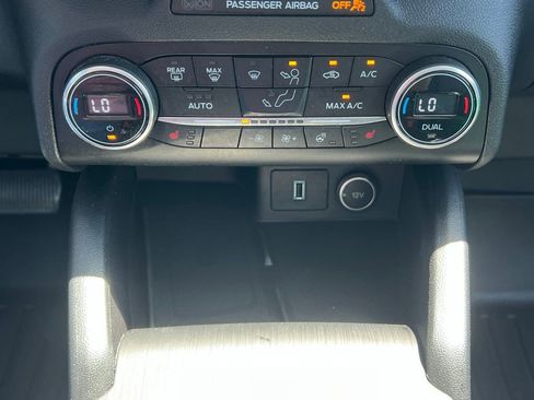 Used 2020 Ford Escape Titanium w/ Titanium Premium Package 2.0 AWD/4WD image 30