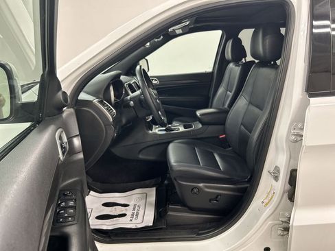 Used 2018 Jeep Grand Cherokee Altitude image 9