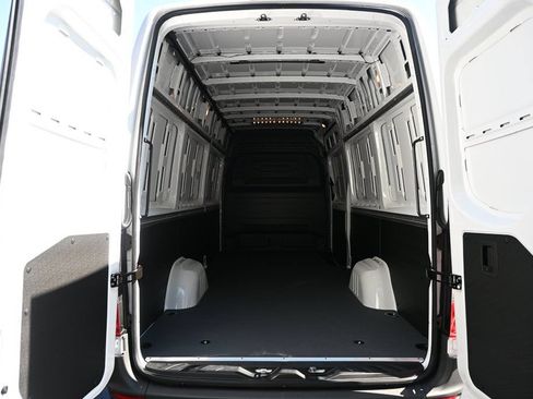 Used 2026 Mercedes-Benz Sprinter 2500 image 27