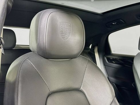 Certified 2023 Porsche Cayenne Platinum Edition AWD/4WD image 42