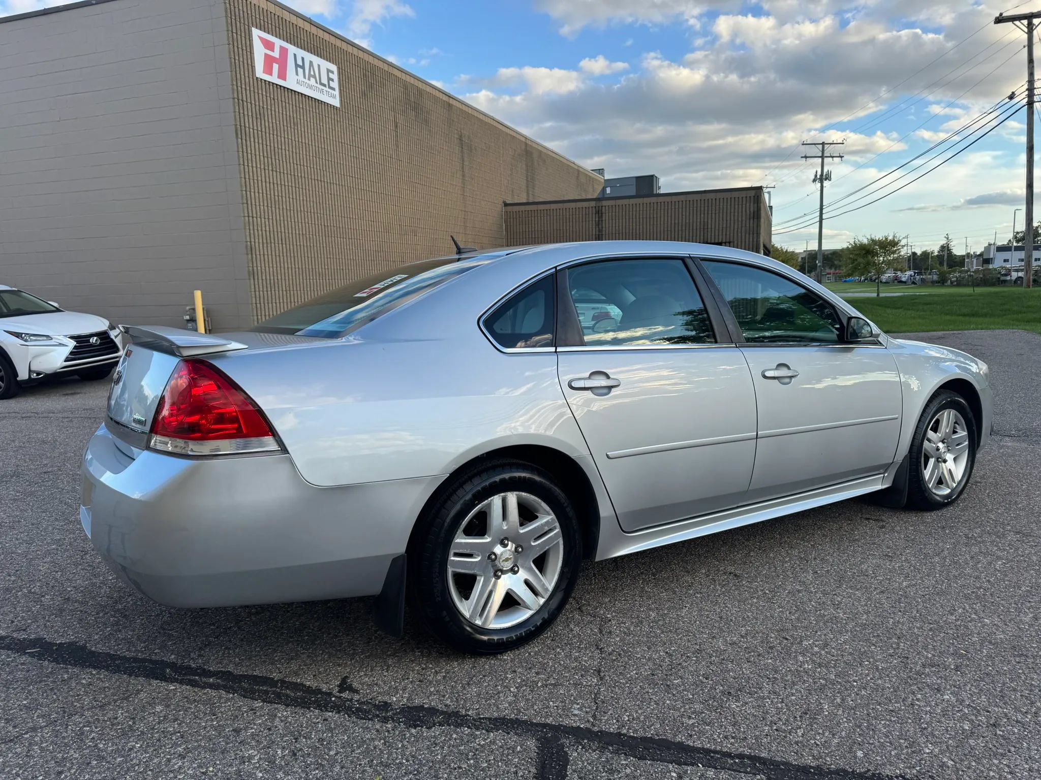 Used 2011 Chevrolet Impala LT w/ Luxury Edition Package FWD image 10