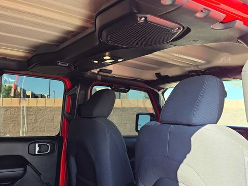 Used 2022 Jeep Wrangler Unlimited Sport AWD/4WD image 16