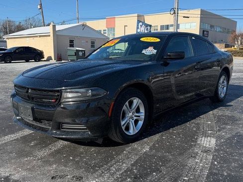 Used 2019 Dodge Charger SXT RWD image 3