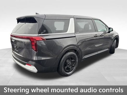 Used 2025 Kia Carnival LX image 8