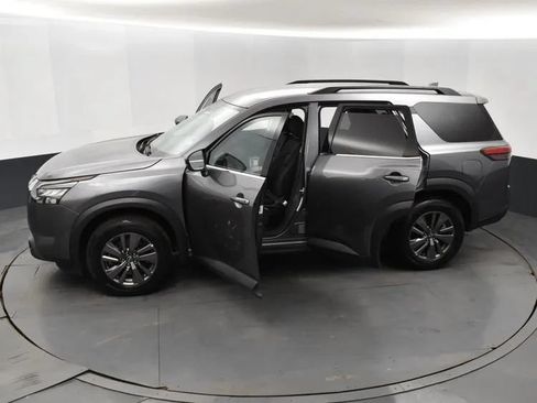 Used 2024 Nissan Pathfinder SV FWD image 7